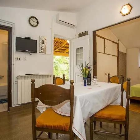Apartment Fuer 4 Personen Ca 28 Qm In Pula, Istrien Istrische Riviera *